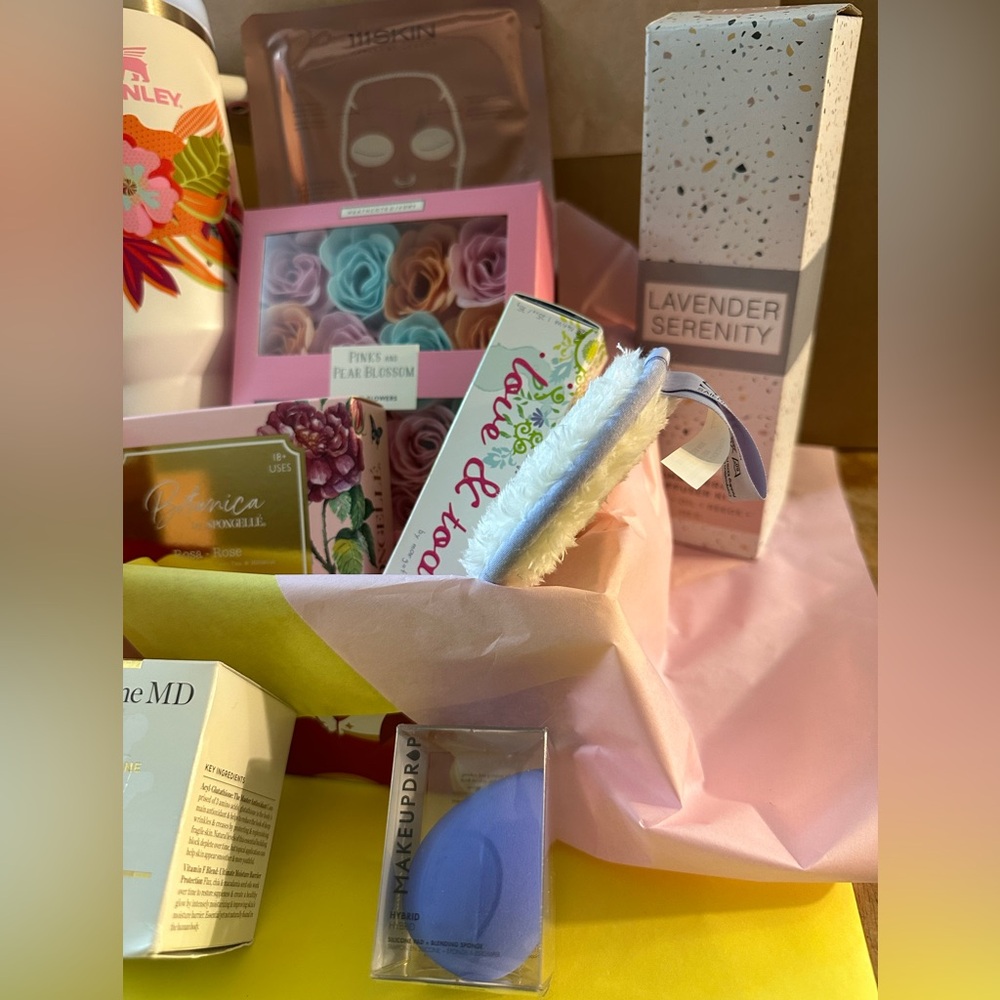 Mothers Day Luxury Bundle- all new in boxes - Picture 4 of 16